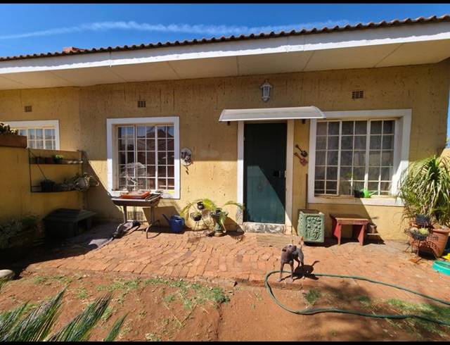 2 BEDROOM TOWNHOUSE FOR SALE IN KOOKRUS